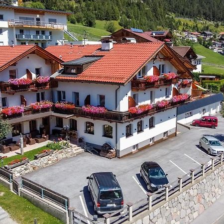 Alpen Gasthof Apartments Hohe Burg Trins Buitenkant foto
