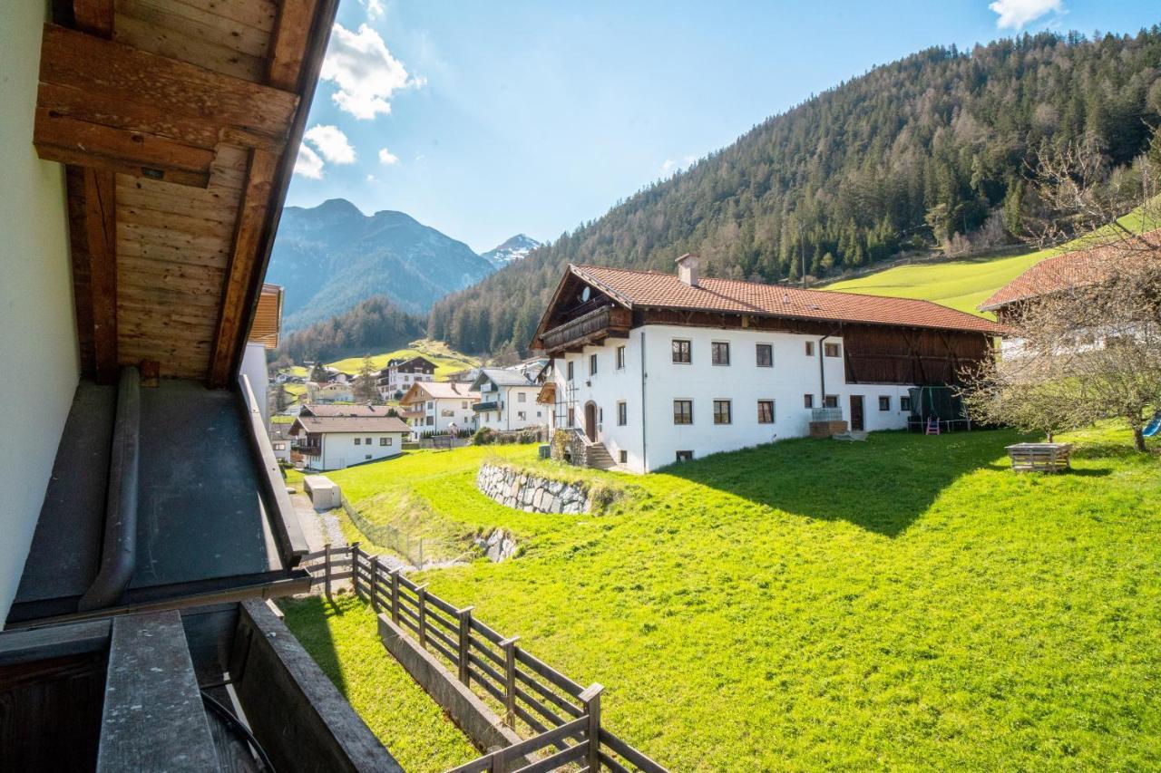 Alpen Gasthof Apartments Hohe Burg Trins Buitenkant foto