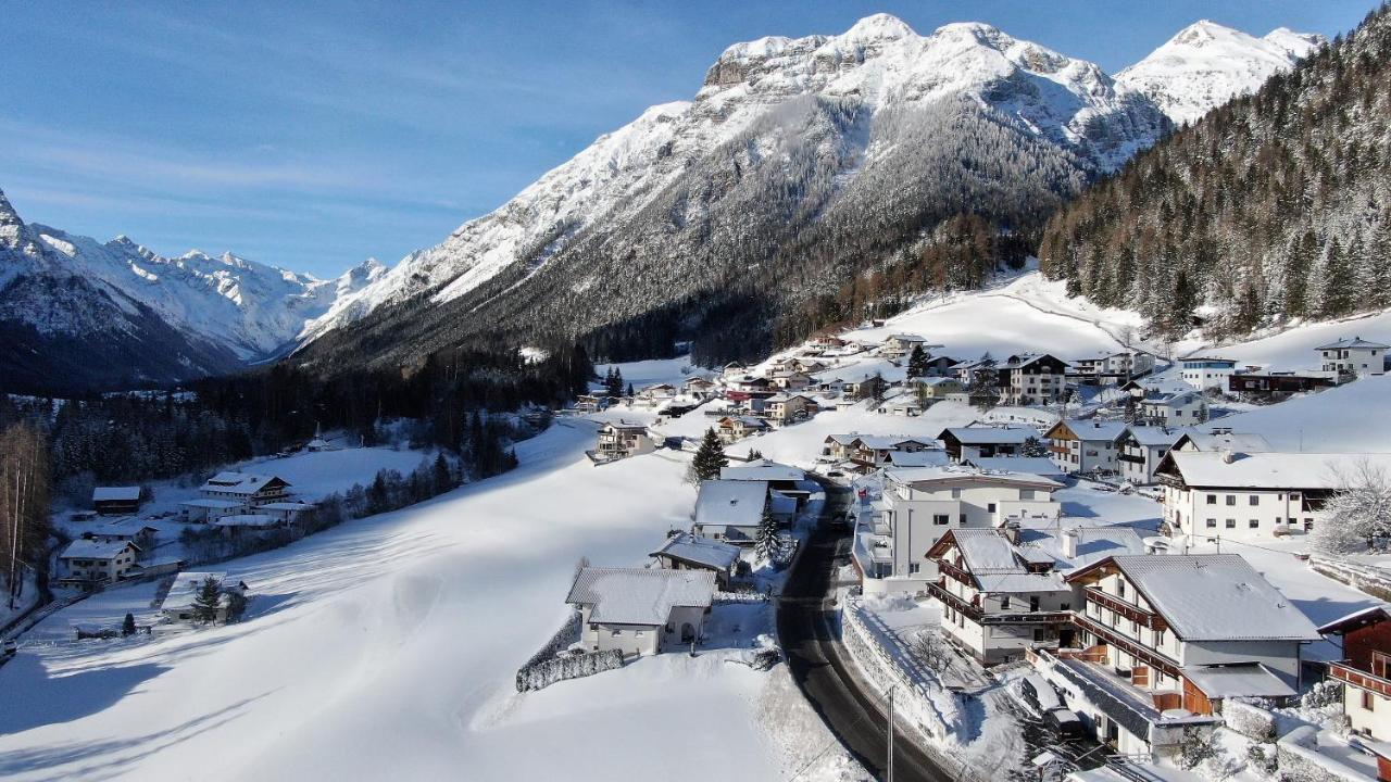 Alpen Gasthof Apartments Hohe Burg Trins Buitenkant foto