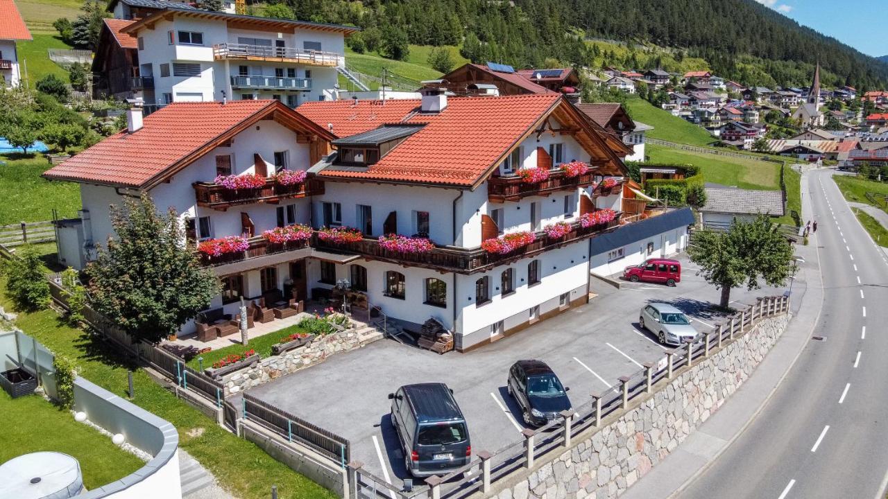 Alpen Gasthof Apartments Hohe Burg Trins Buitenkant foto