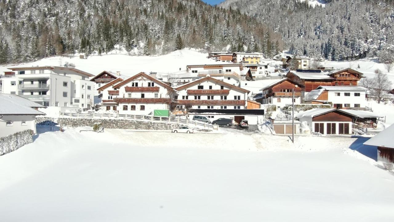 Alpen Gasthof Apartments Hohe Burg Trins Buitenkant foto