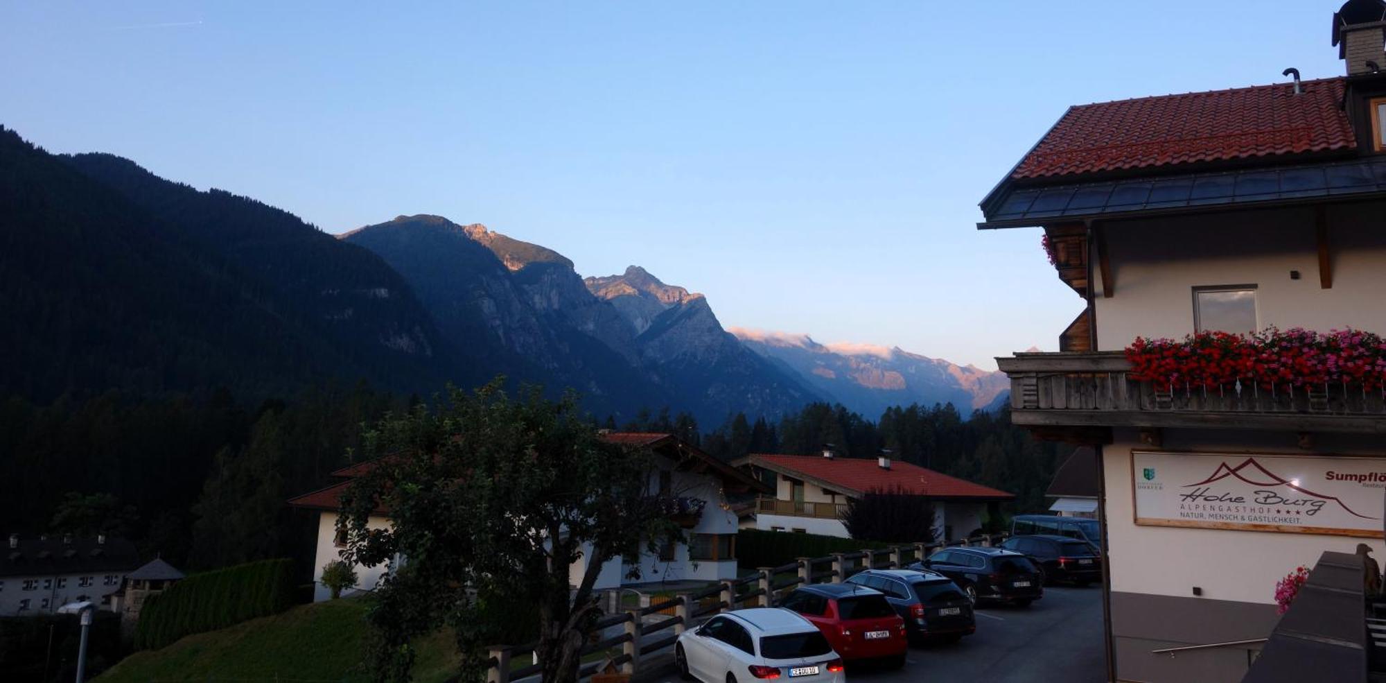 Alpen Gasthof Apartments Hohe Burg Trins Buitenkant foto