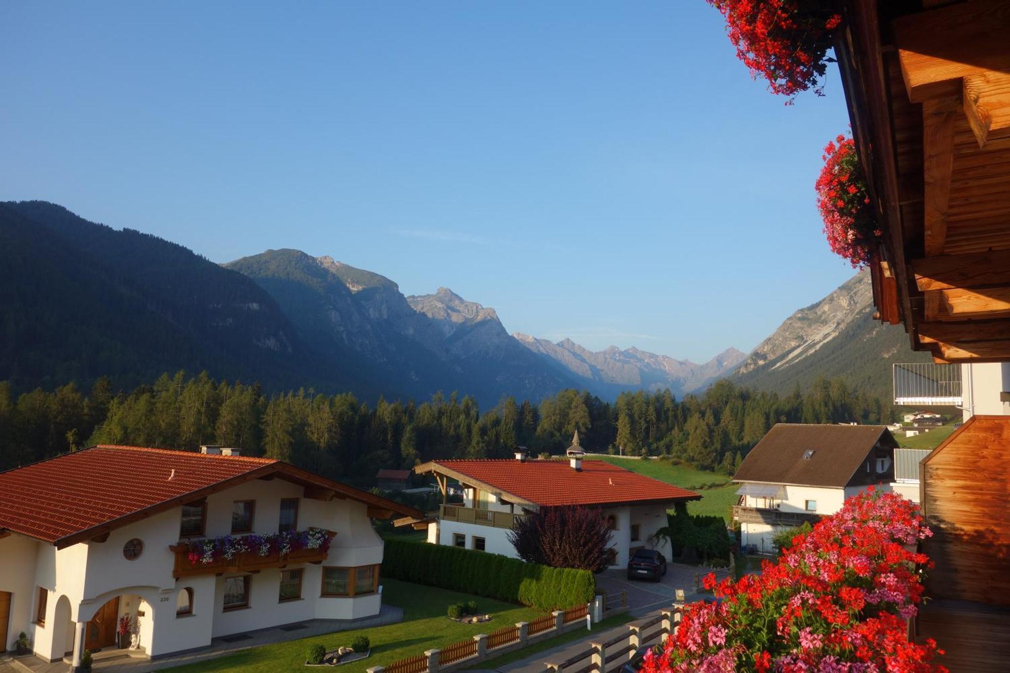 Alpen Gasthof Apartments Hohe Burg Trins Buitenkant foto