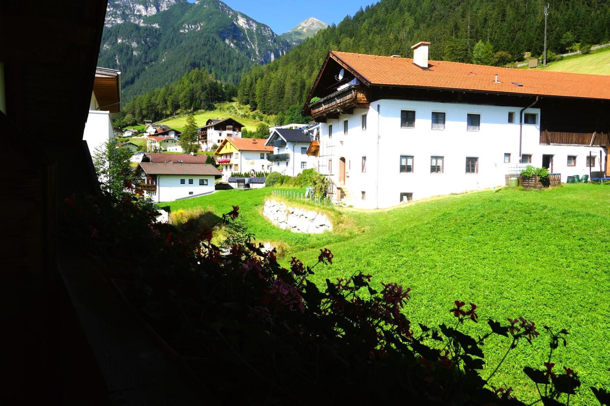 Alpen Gasthof Apartments Hohe Burg Trins Buitenkant foto